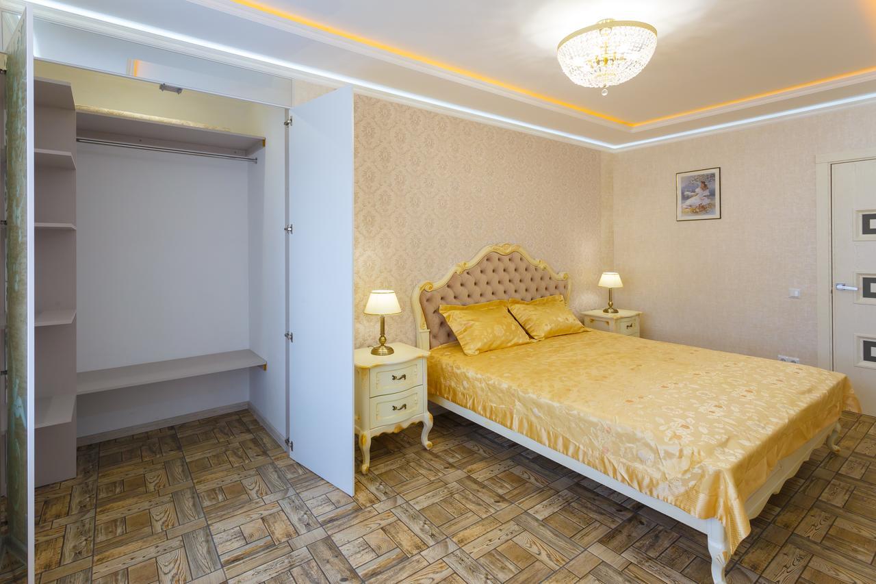 Apartment Near Railway Station Kyiv Exterior photo