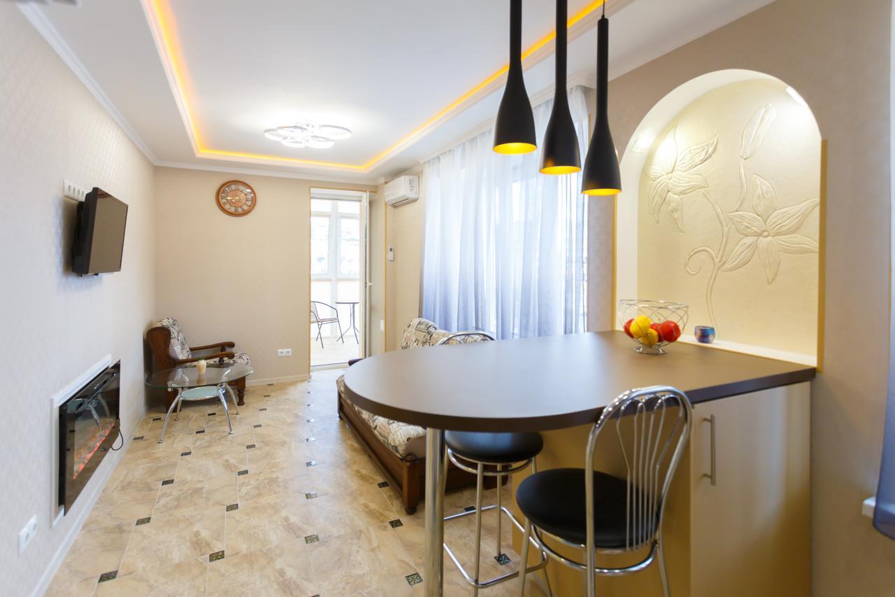 Apartment Near Railway Station Kyiv Exterior photo